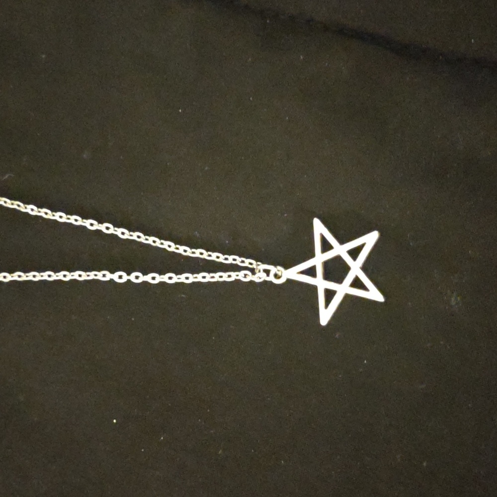 3/15 🦇 Cute Star Necklace